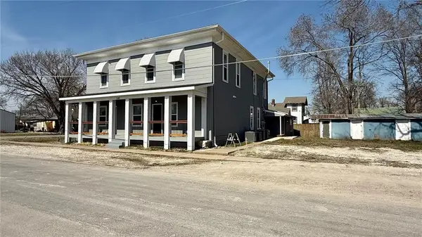102 E 3rd Street, Linwood, KS 66052