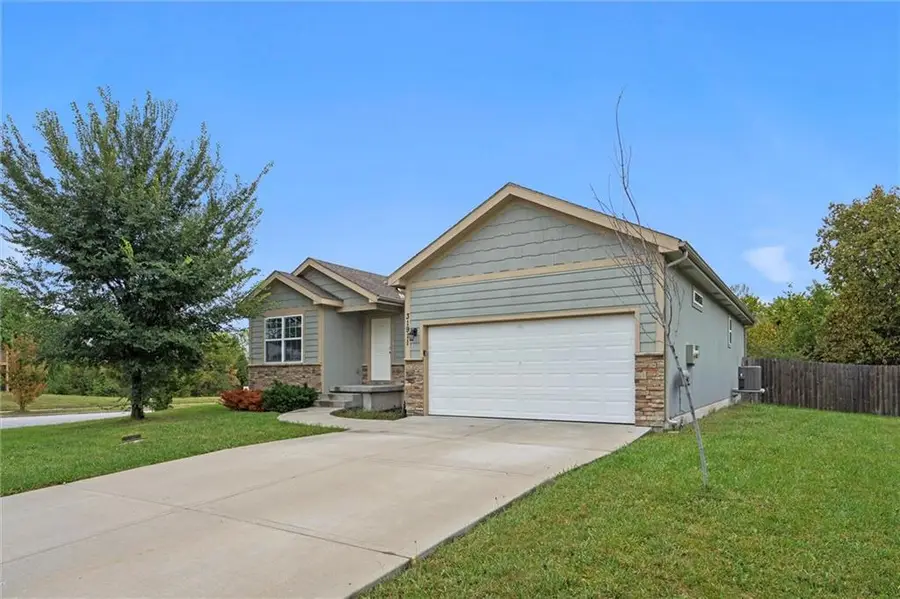 31911 W 172nd Street, Gardner, KS 66030 - #3
