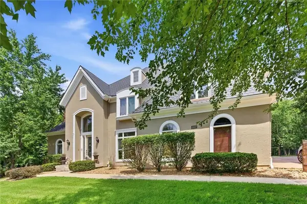 4407 N Mulberry Drive, Kansas City, MO 64116