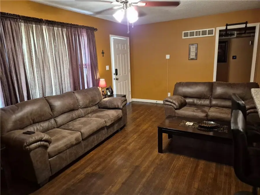 4318 N Lister Avenue, Kansas City, MO 64117 - #3