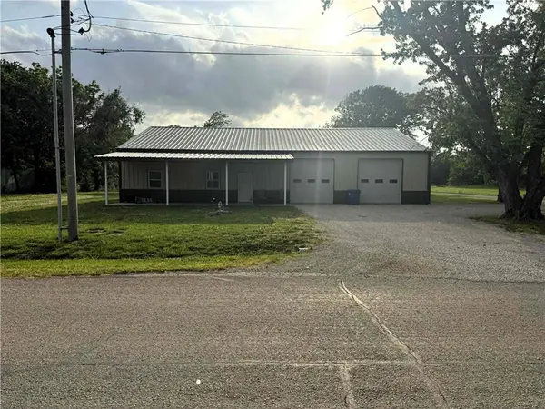 1137 N Main Street, Le Roy, KS 66857