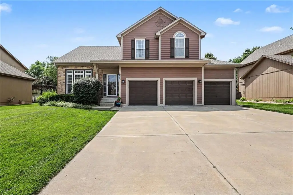 10952 S Emerald Street, Olathe, KS 66062 - #1