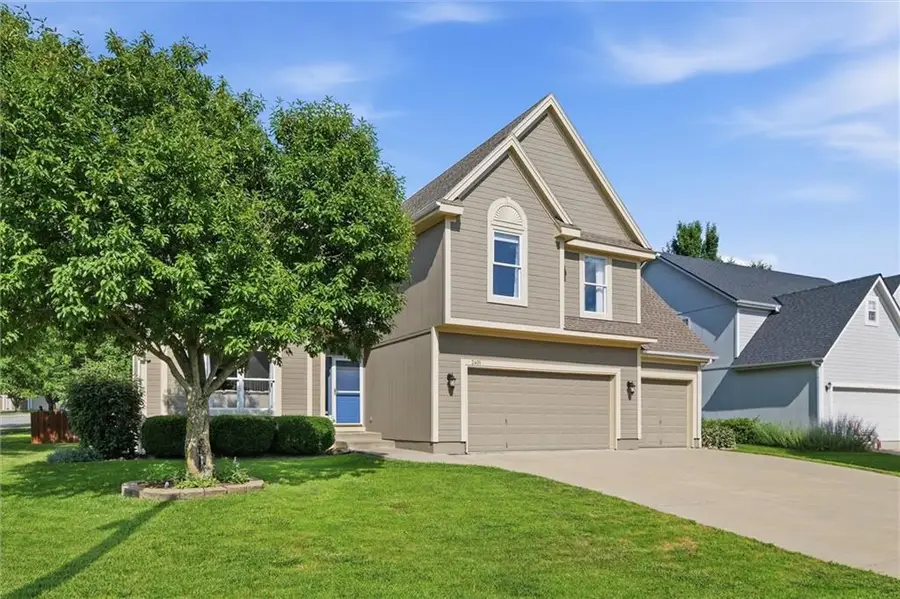 2401 SW Tracker Lane, Lees Summit, MO 64082 - #3