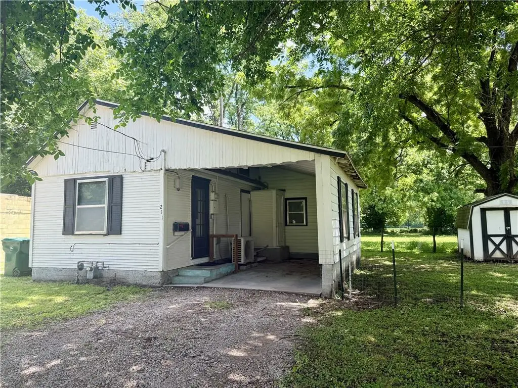 211 N 12 Street, Parsons, KS 67357 - #1
