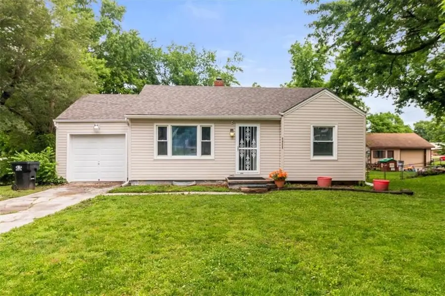 8958 E 55th Street, Raytown, MO 64133 - #2