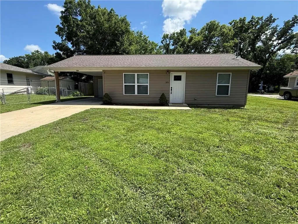 320 E Allison Street, Nevada, MO 64772 - #1