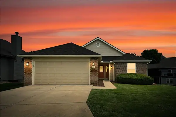 1021 SW 8th Street, Lee's Summit, MO 64081
