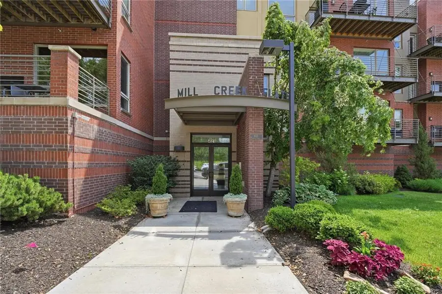 4521 Wornall Road #208, Kansas City, MO 64111 - #3