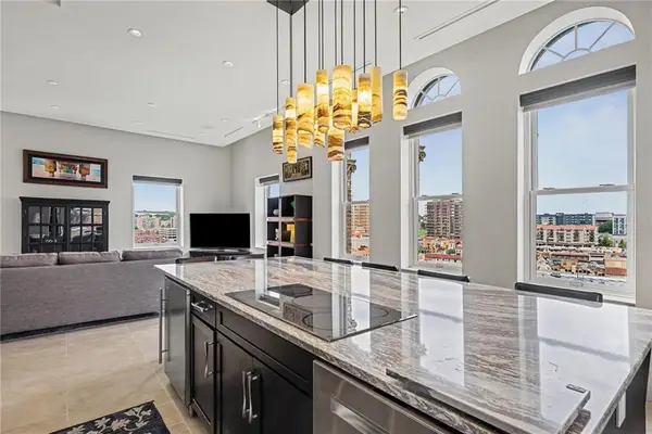 229 Ward Parkway #1001B, Kansas City, MO 64112