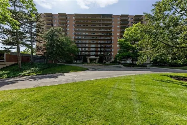 4550 Warwick Boulevard #213, Kansas City, MO 64111