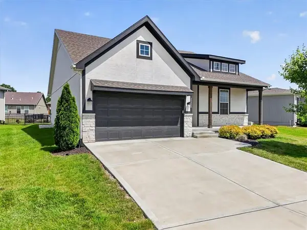 20858 W 190th Place, Spring Hill, KS 66083