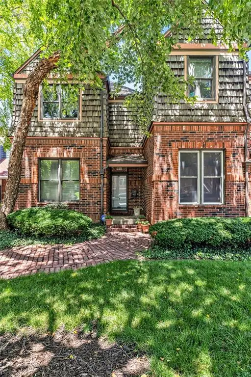 110 E 30th Street, Kansas City, MO 64108 - #3