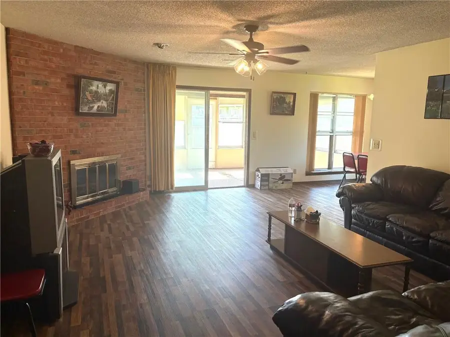 958 Crescent Drive, Independence, KS 67301 - #3