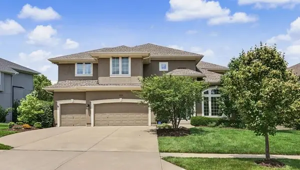9302 W 157th Terrace, Overland Park, KS 66221