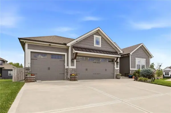 1717 SW 26th Terrace, Lee's Summit, MO 64082