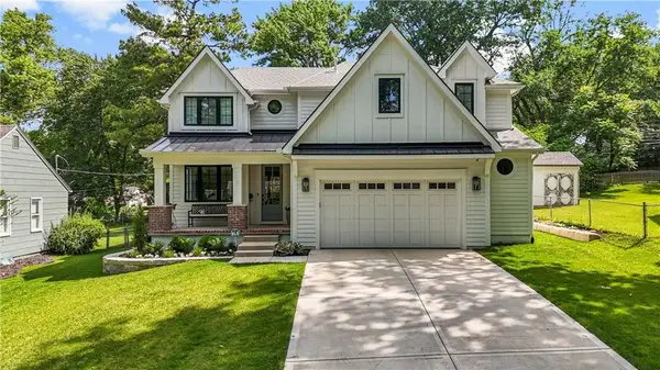 4122 W 73rd Terrace, Prairie Village, KS 66208