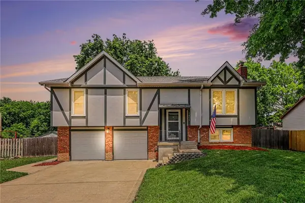 1406 N Mart Way Drive, Olathe, KS 66061