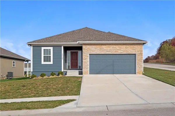 15300 Jessica Street, Parkville, MO 64152