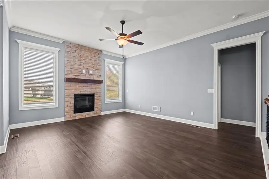 15300 Jessica Street, Parkville, MO 64152 - #2