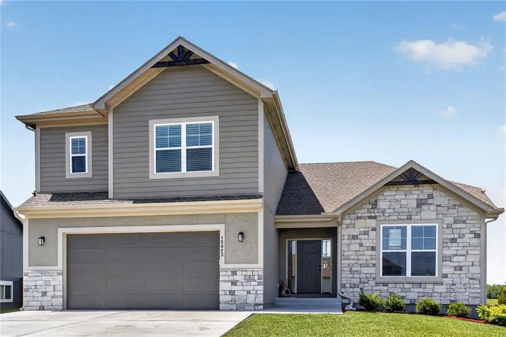 15623 Lakeside Drive, Basehor, KS 66007 - #1