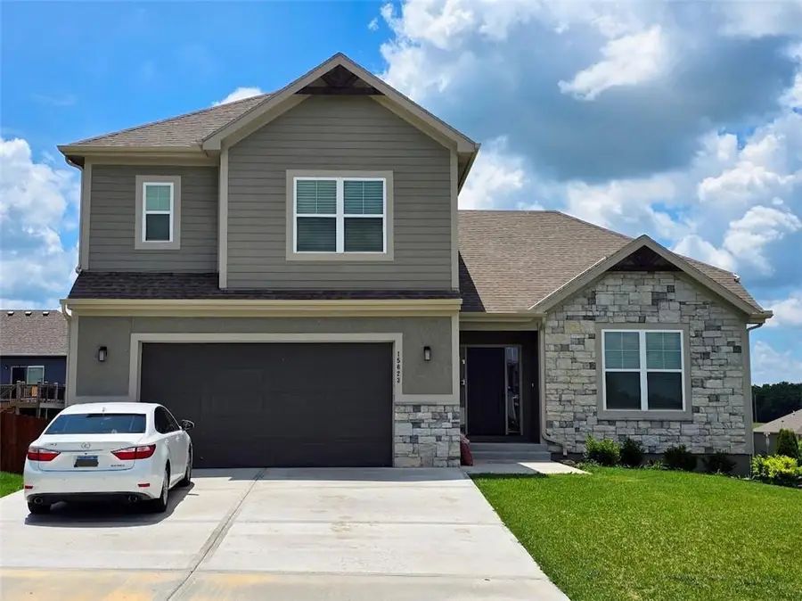 15623 Lakeside Drive, Basehor, KS 66007 - #2