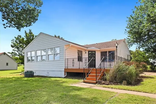 2629 South Shore Drive, Vassar, KS 66543