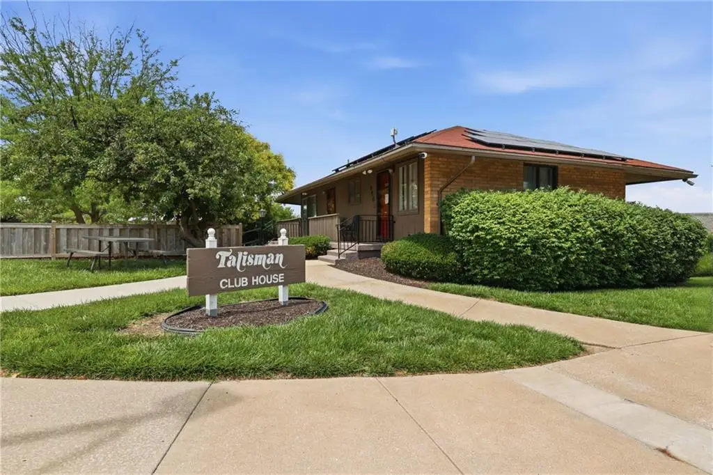 417 W 104th Street #B, Kansas City, MO 64114 - #1