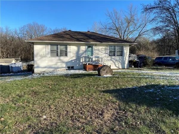 5601 NE Meadowbrook Road, Kansas City, MO 64119