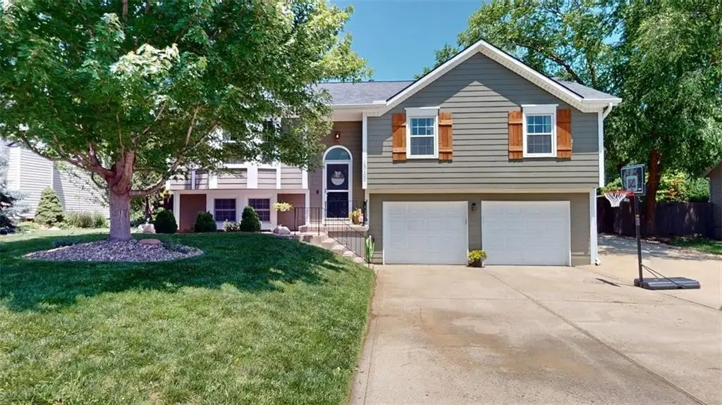 13100 Swartz Road, Bonner Springs, KS 66012 - #1