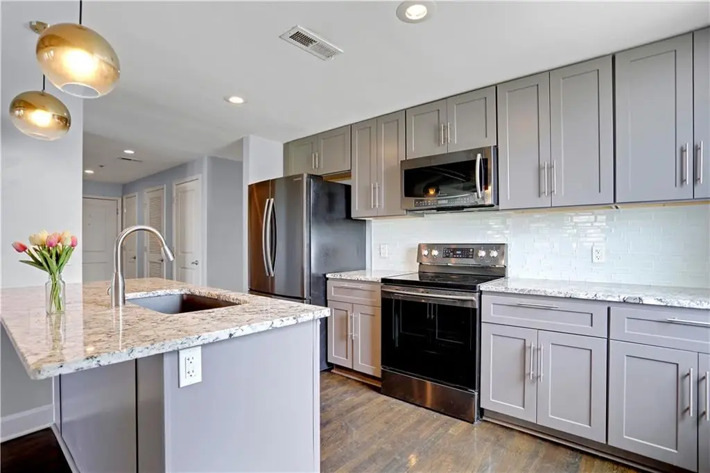 2980 Baltimore Avenue #2208, Kansas City, MO 64108 - #1