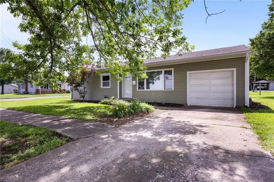 756 S Holbrook Street, Fort Scott, KS 66701 - #2