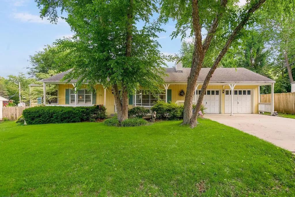 5327 W 60th Terrace, Mission, KS 66205 - #1