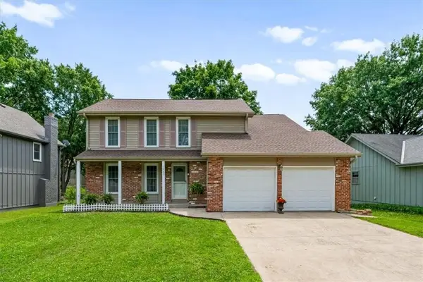1955 E Sunvale Drive, Olathe, KS 66062