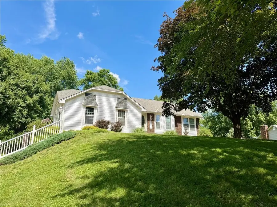 14233 Parish Drive, Saint Joseph, MO 64505 - #3