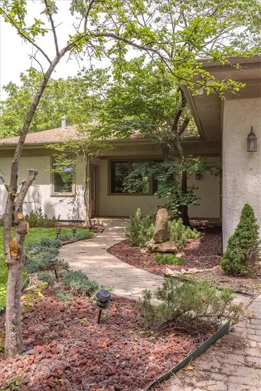 1825 Castle Pine Court, Lawrence, KS 66047 - #2
