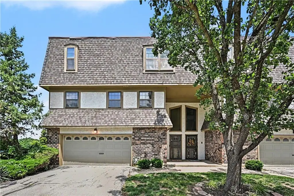 10216 Locust Street, Kansas City, MO 64131 - #1