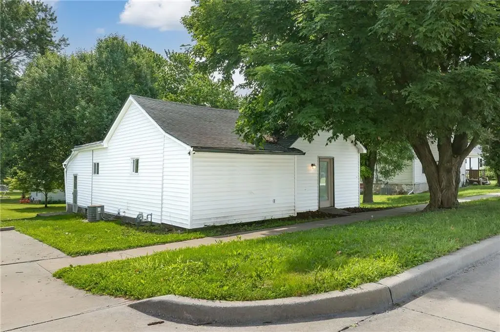205 S 6th Street, Savannah, MO 64485 - #1