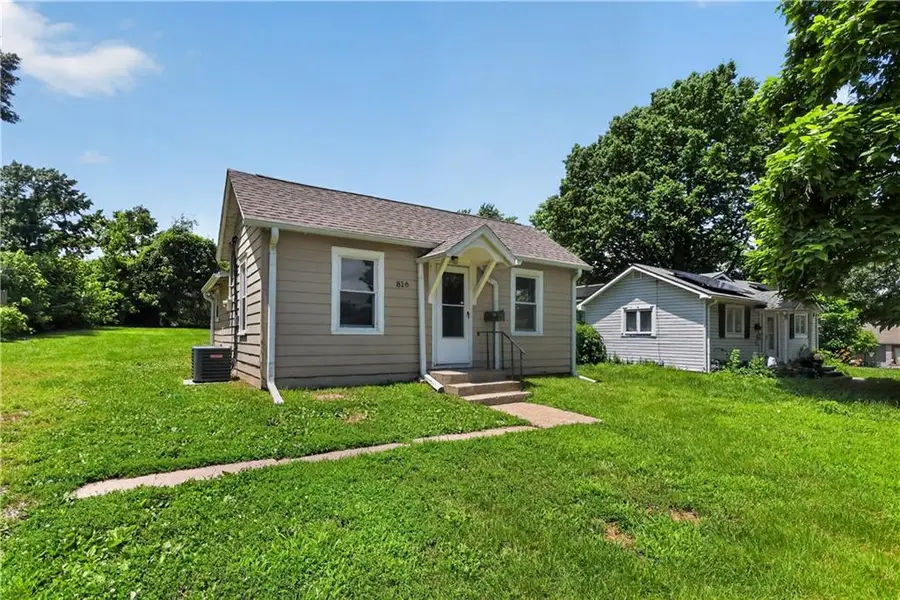 816 S Logan Avenue, Independence, MO 64050 - #3