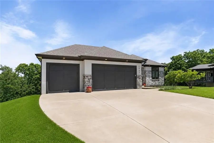 7041 N London Avenue, Kansas City, MO 64151 - #3