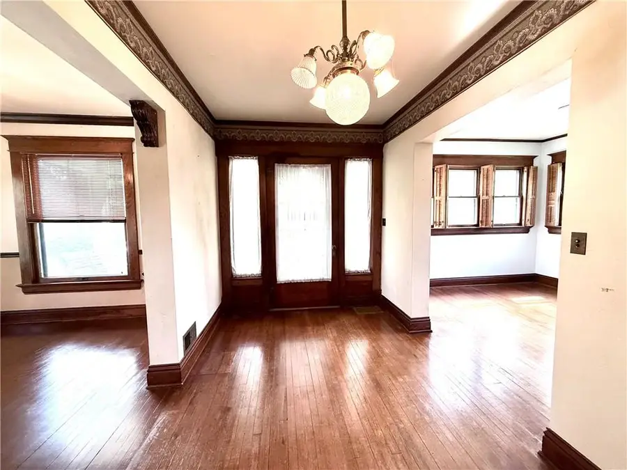 210 N Grand Avenue, Maryville, MO 64468 - #3