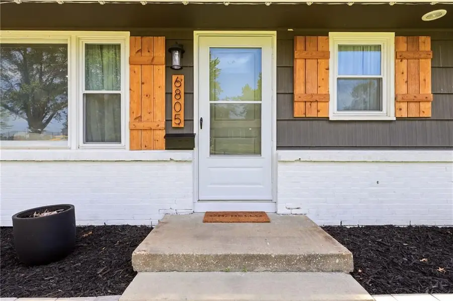 6805 E 96th Terrace, Kansas City, MO 64134 - #3