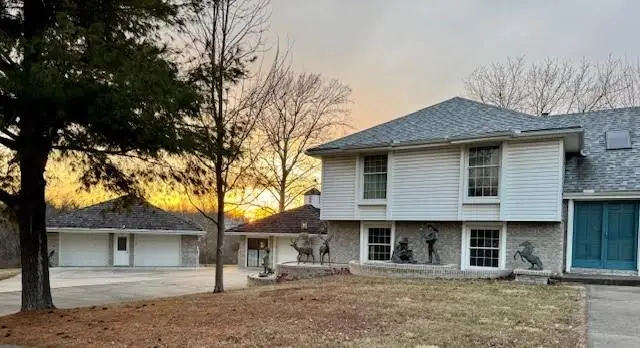 802 E Concord Drive, Plattsburg, MO 64477 - #2