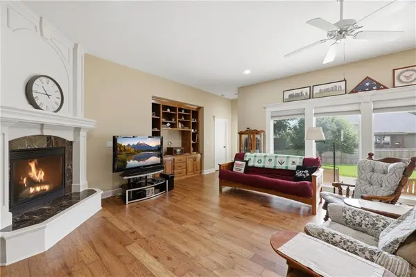 6121 N Cypress Court, Kansas City, MO 64119