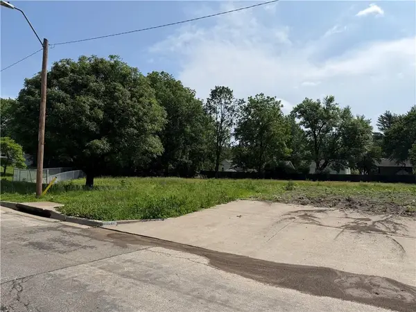8113 Jarboe Street, Kansas City, MO 64114