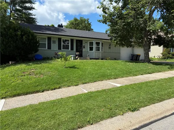 3528 NE 49th Street, Kansas City, MO 64118