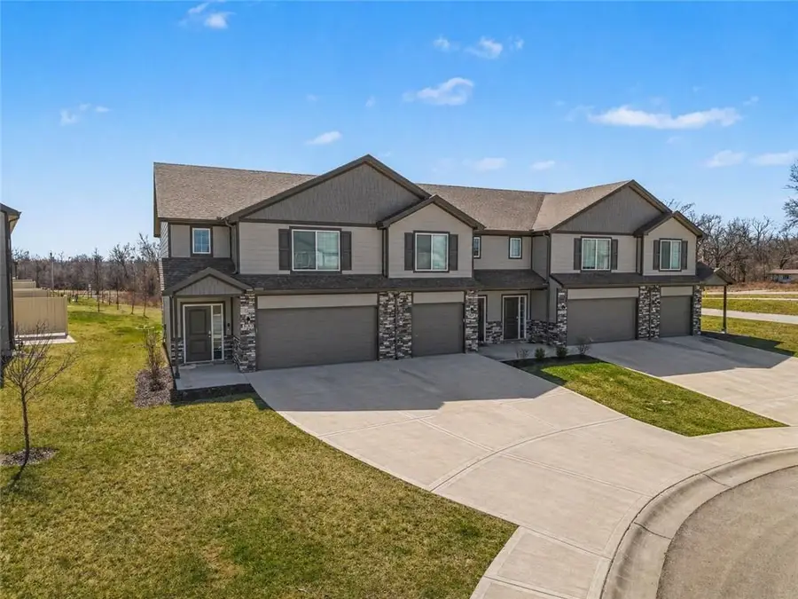 1500 NE Shale Court, Grain Valley, MO 64029 - #2
