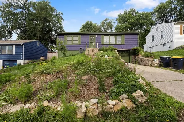 3622 NE Cypress Drive, Kansas City, MO 64117
