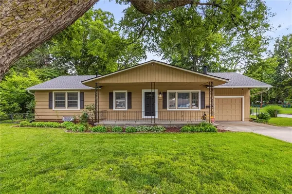 605 W Cedar Street, Olathe, KS 66061