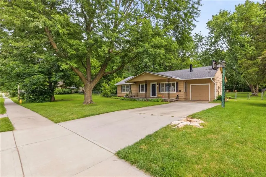 605 W Cedar Street, Olathe, KS 66061 - #3