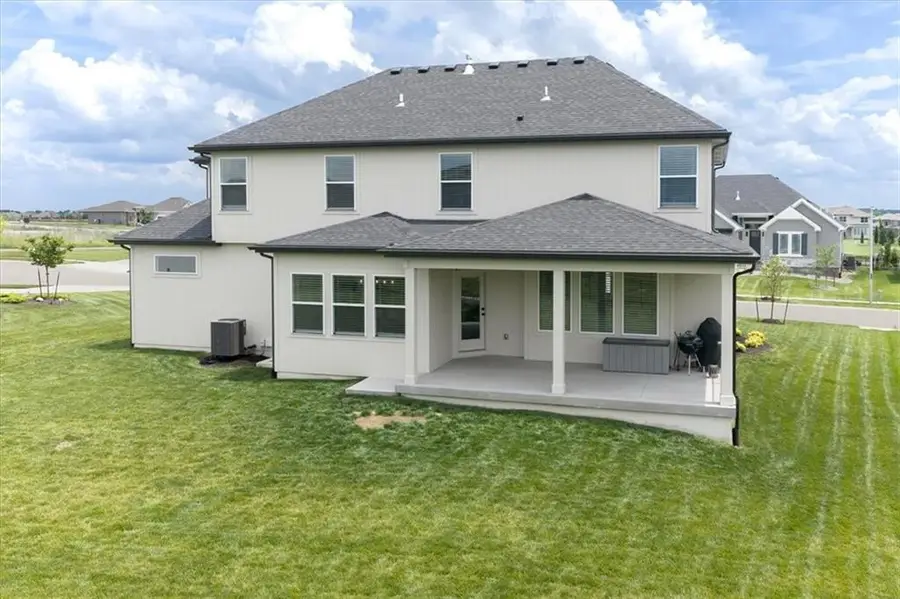 16872 S Norton Street, Olathe, KS 66062 - #2